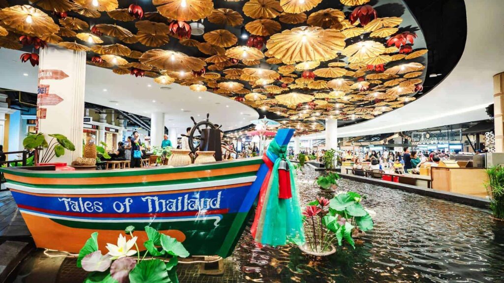 Experience the Thai floating market & food paradise.