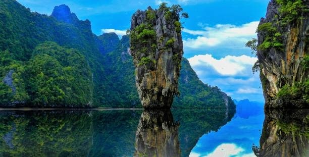 James Bond Island