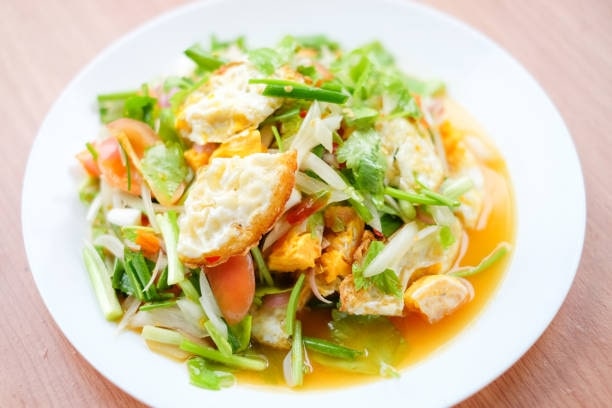 Yam Kai Dao (Fried Egg Salad)