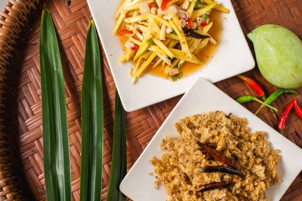 Yam Pla Duk Fu (Crispy Fish with Green Mango Salad)