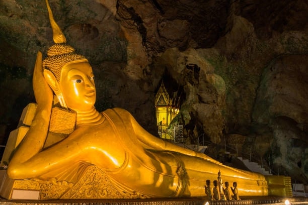 Visit the cave of the Reclining Buddha's Homepage