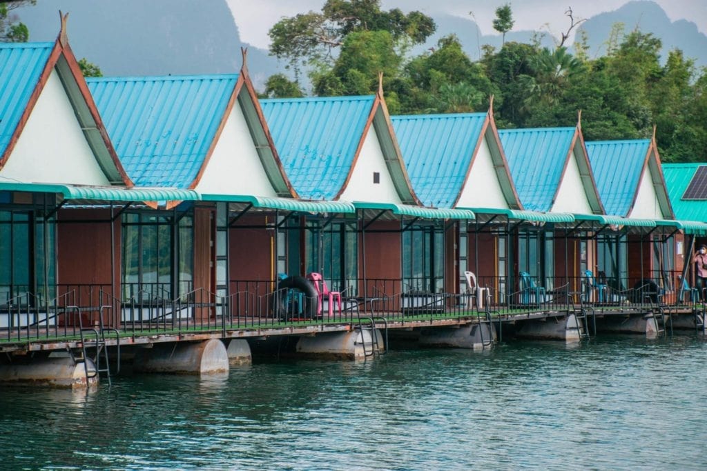 Khao Sok Smiley Lake House