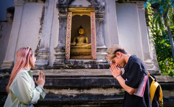 Avoid public displays of affection inside the temple grounds