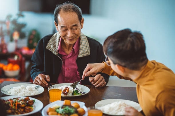 Do not take the last bite from a shared dish