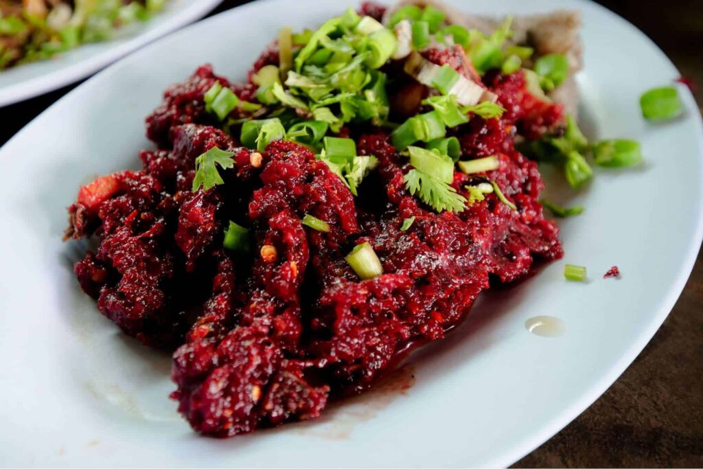 Larb Leuat Neua (Raw Beef with Uncooked Blood)