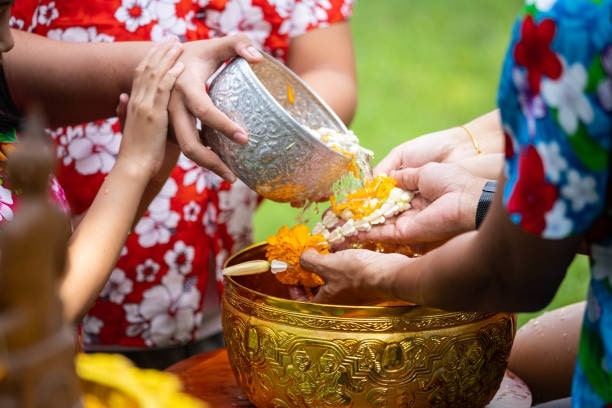 Loy Krathong vs Songkran Origins and History