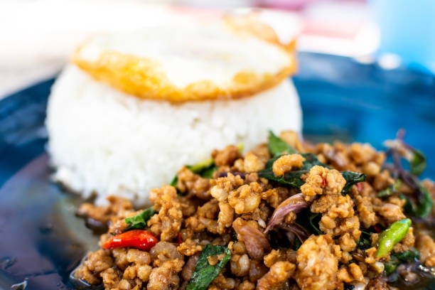 Pad Kra Pao (Basil Chicken)