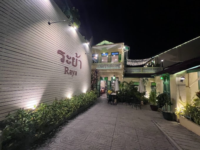 Raya Restaurant