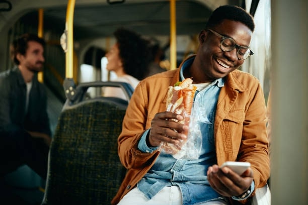 Refrain from eating strong-smelling food on public transportation