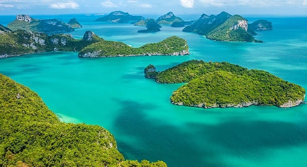 Tropical group of islands in Ang Thong National Marine Park