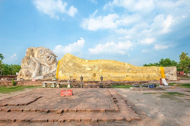 Wat Lokayasutharam (The Reclining Buddha)