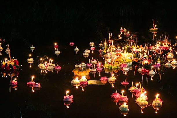 What is the difference between Loy Krathong festival and Yi Peng festival